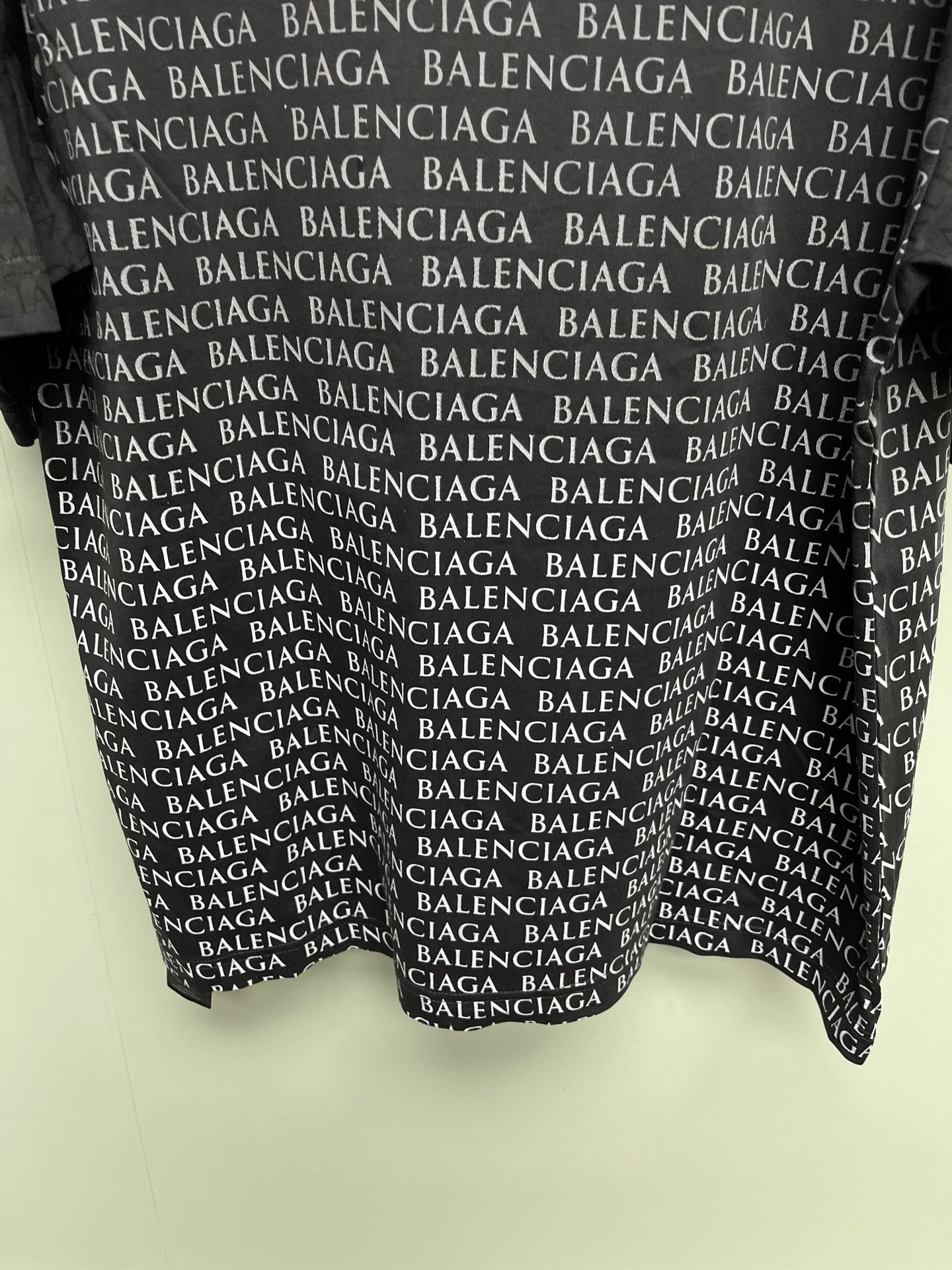 Women's short sleeves